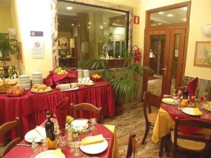 Hotel Corolle Флоренция Ресторант снимка