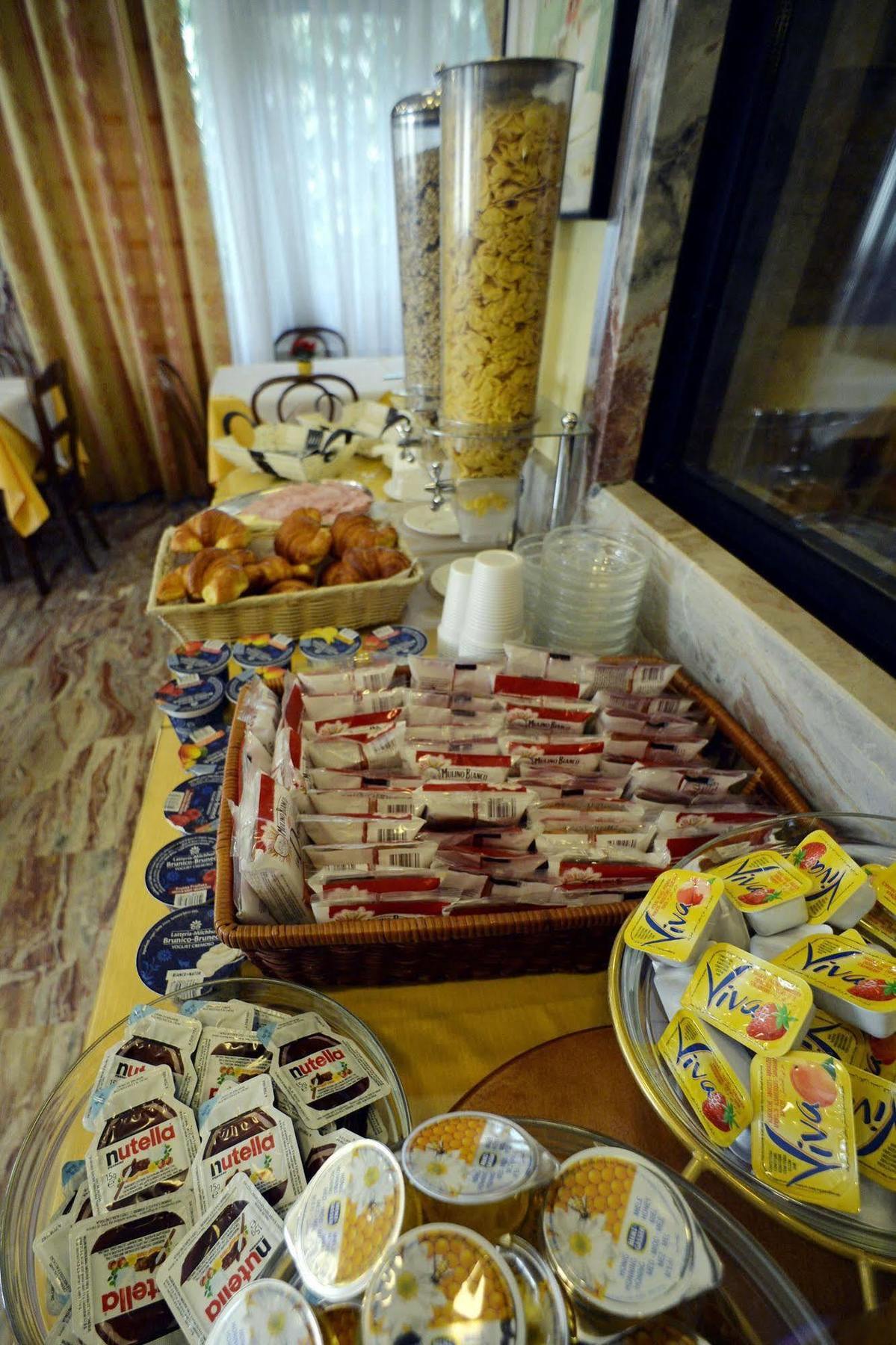 Hotel Corolle Флоренция Екстериор снимка